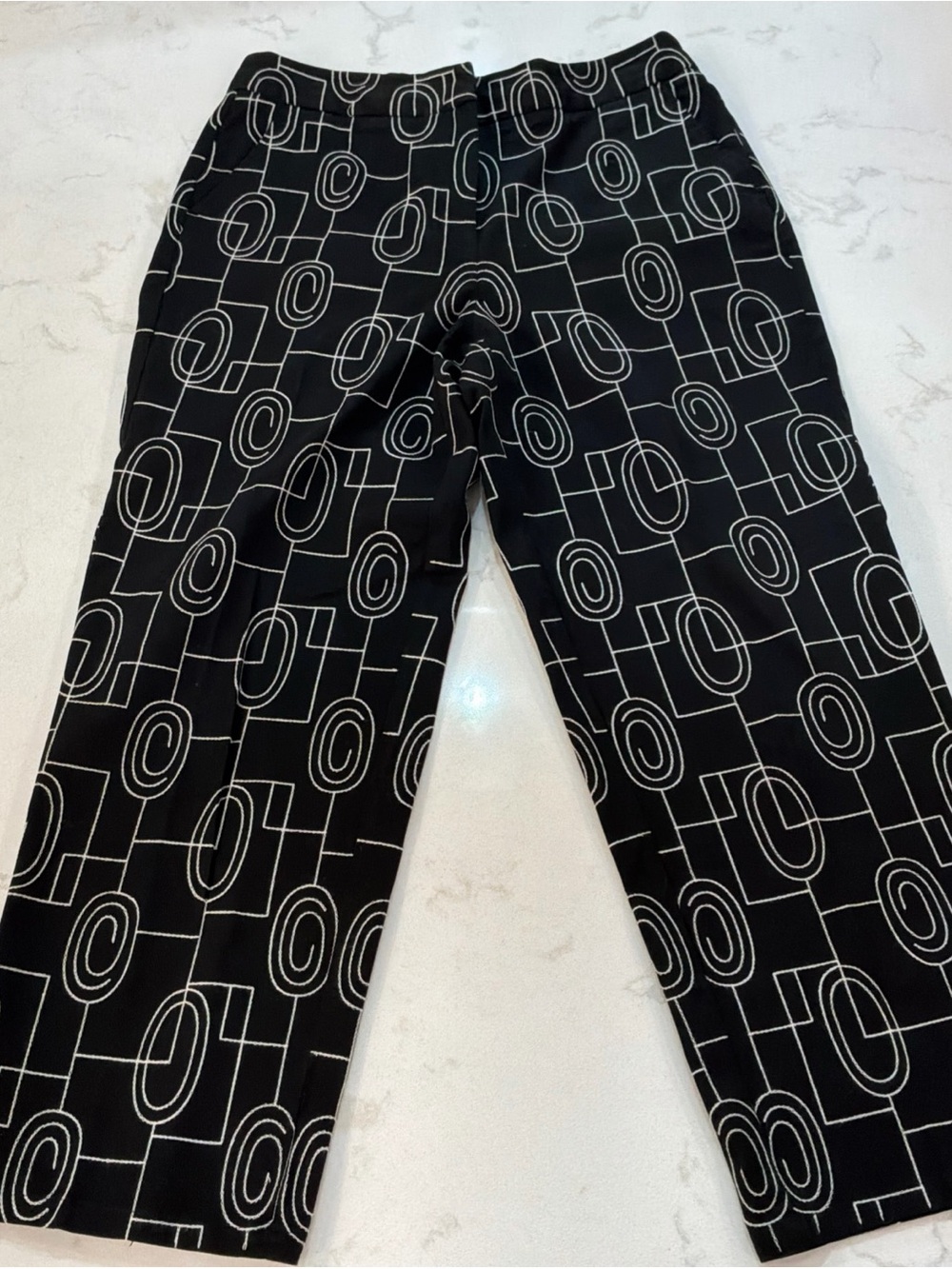 Talbots Size 8 Geometric Embroidered Stretch Capri Zip Button Closure